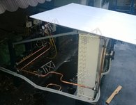 Монтаж конденсатора с защитным навесом 