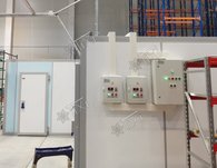 Фармацевтический склад из быстросборных холодильных камер